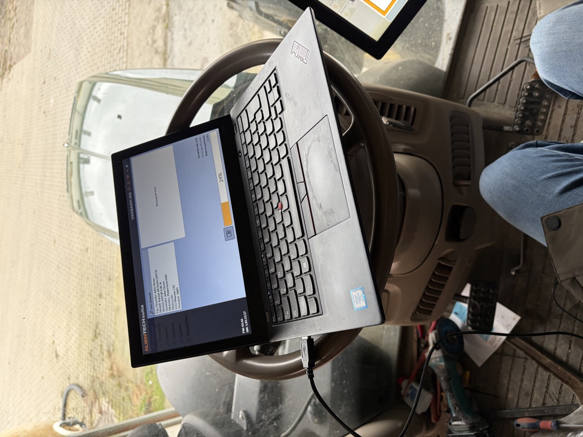 Kennfeldoptimierung am Laptop - Chiptuning-Software für Traktoren